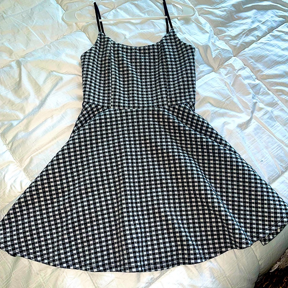 Cute and casual mini dress!